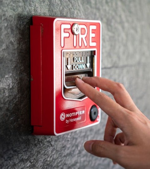 istockphoto-1411760839-1024×1024 Cabine de operação de um empilhador trilateral