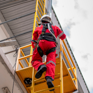 segurança em trabalhos em altura_ escada trabalhos em altura